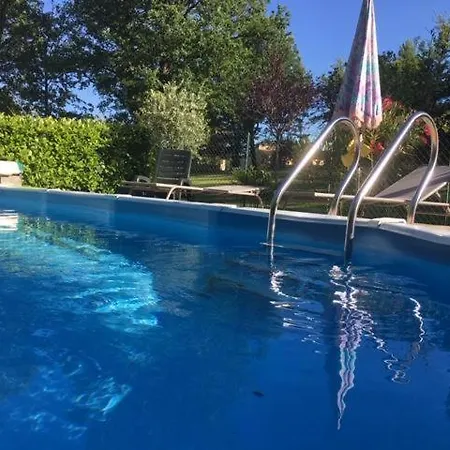 L'abeille Proche De Sarlat Marcillac-Saint-Quentin