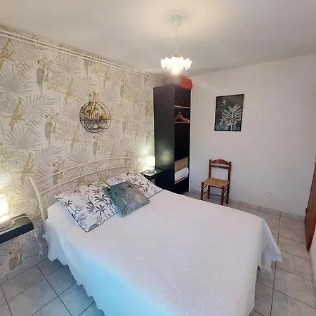 L'abeille Proche De Sarlat * Marcillac-Saint-Quentin