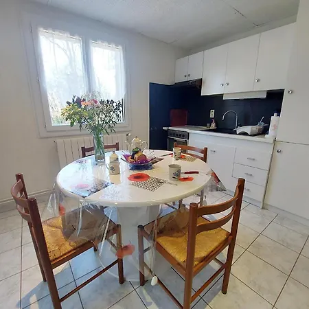 L'abeille Proche De Sarlat *